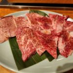 접시에 정갈하게 담겨 나온 고기 마블링이 뛰어난 와규 세트.