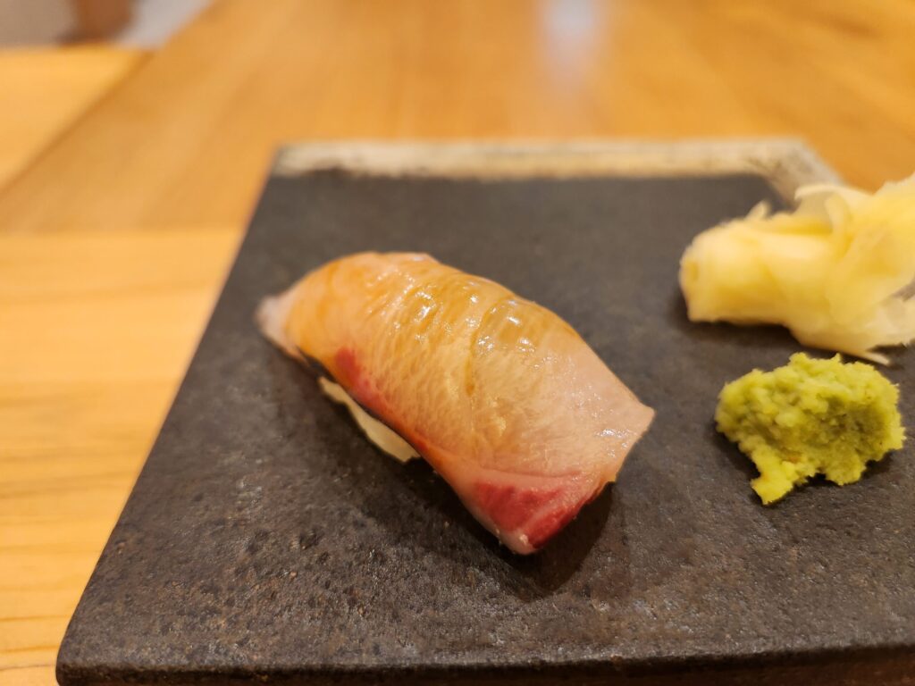숙성된 시마아지 초밥