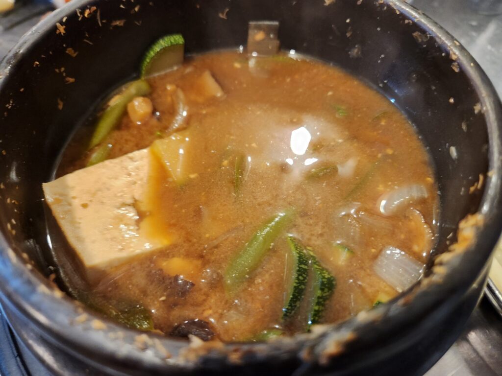 뚝배기에 담긴 된장찌개.