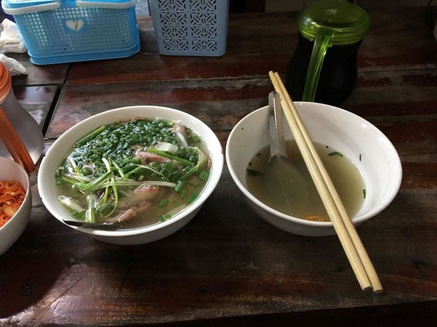 식사를 마친 후 '친'쌀국수 한그릇을 더 추가한 모습