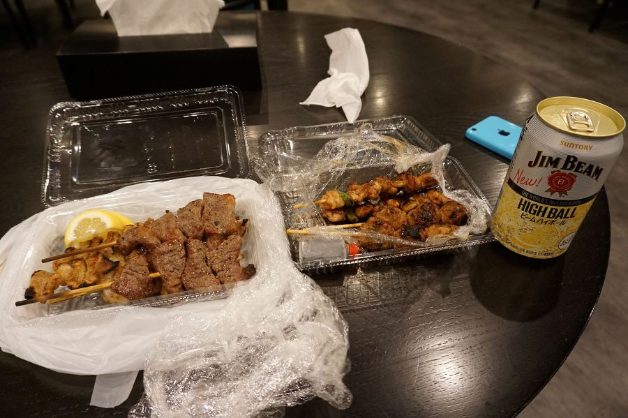 야끼토리와 함께 곁들인 산토리 짐빔 하이볼