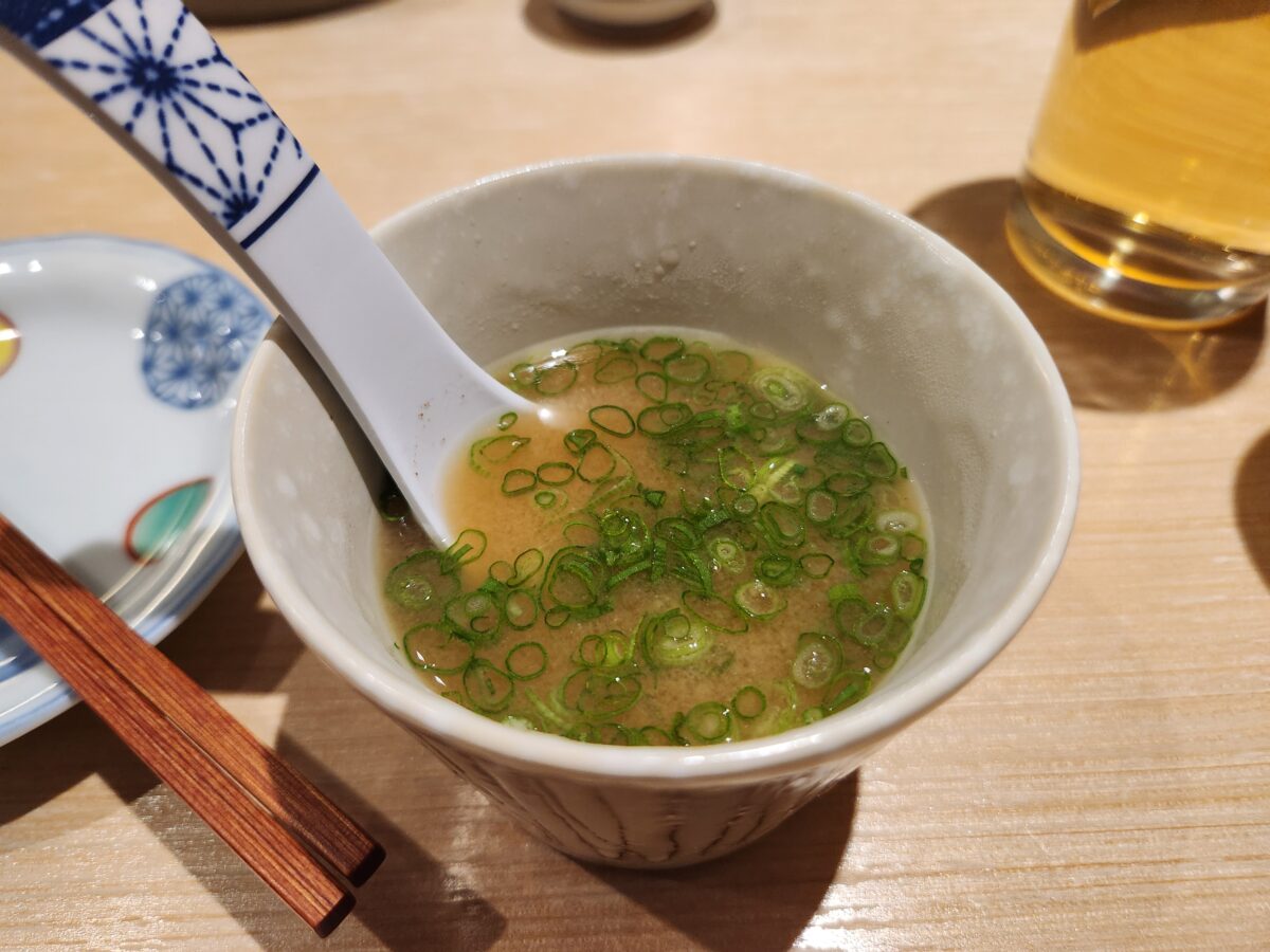 실파가 올려진 미소장국.