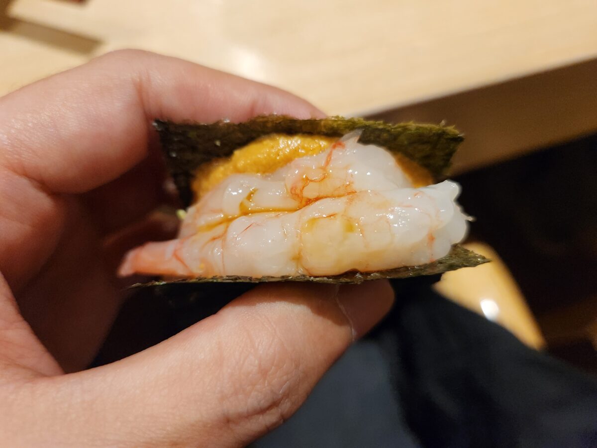 김에 싸여 있는 단새우와 안키모.